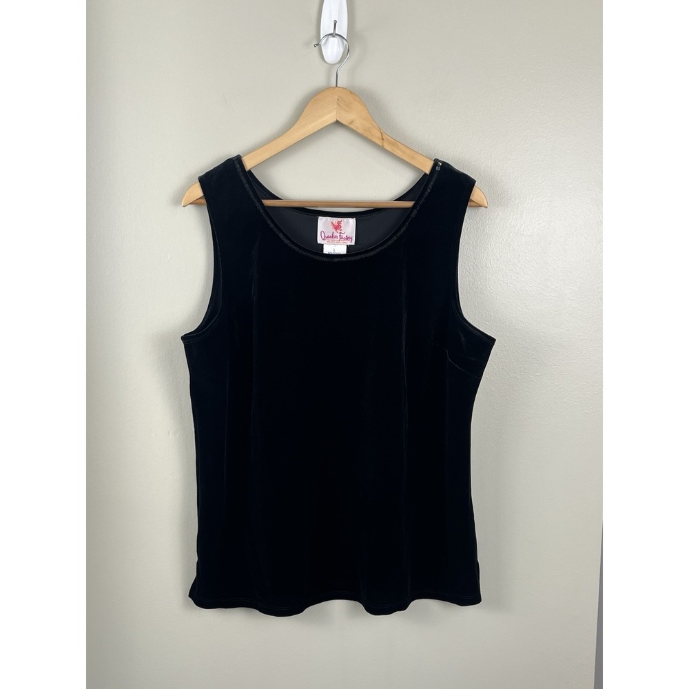 Quacker Factory NWT Sz Lg Black Stretch Velvet Holiday Tank‎ Top Sequin Accents